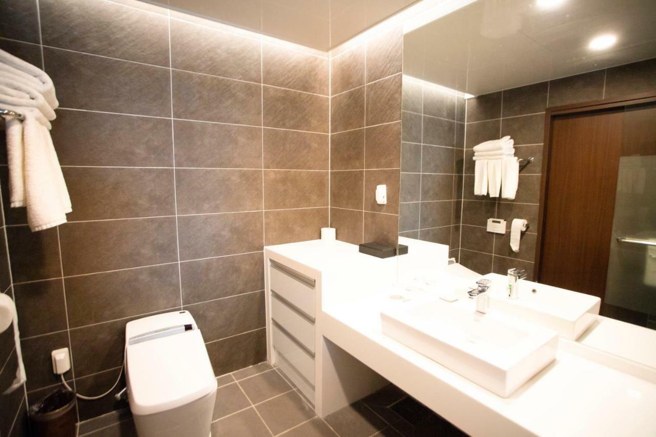 The Qube Resort Jeju Согвипхо Экстерьер фото