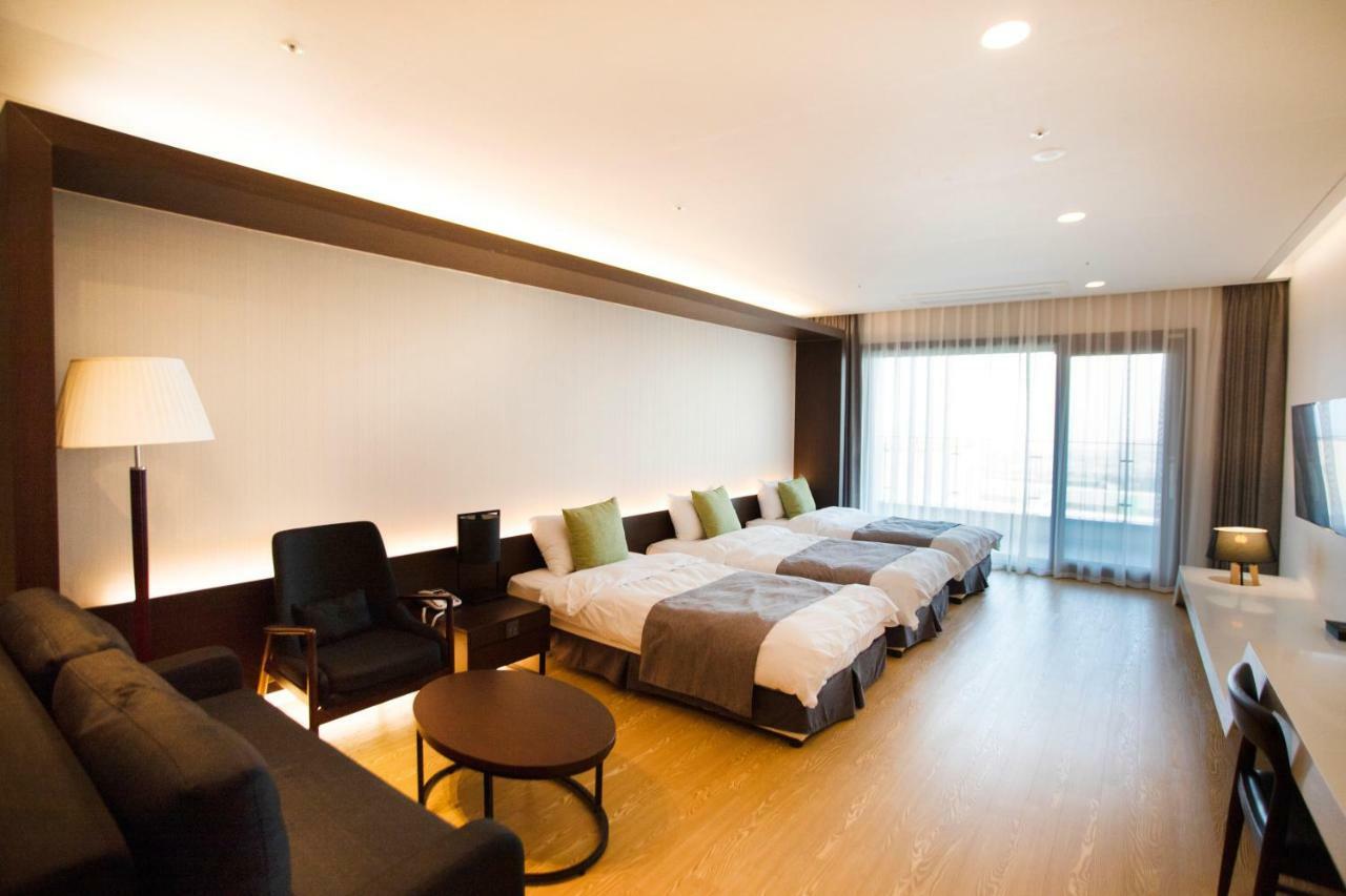The Qube Resort Jeju Согвипхо Экстерьер фото