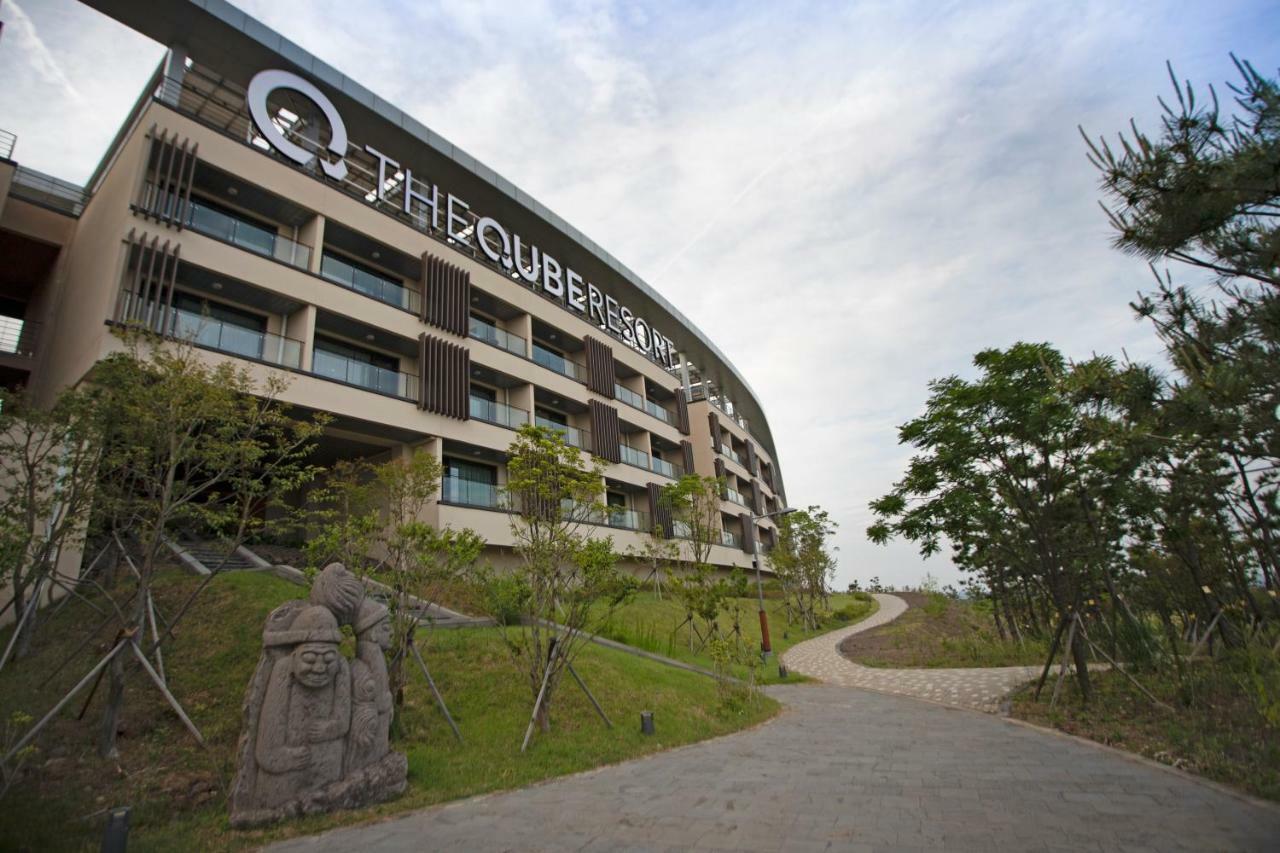 The Qube Resort Jeju Согвипхо Экстерьер фото
