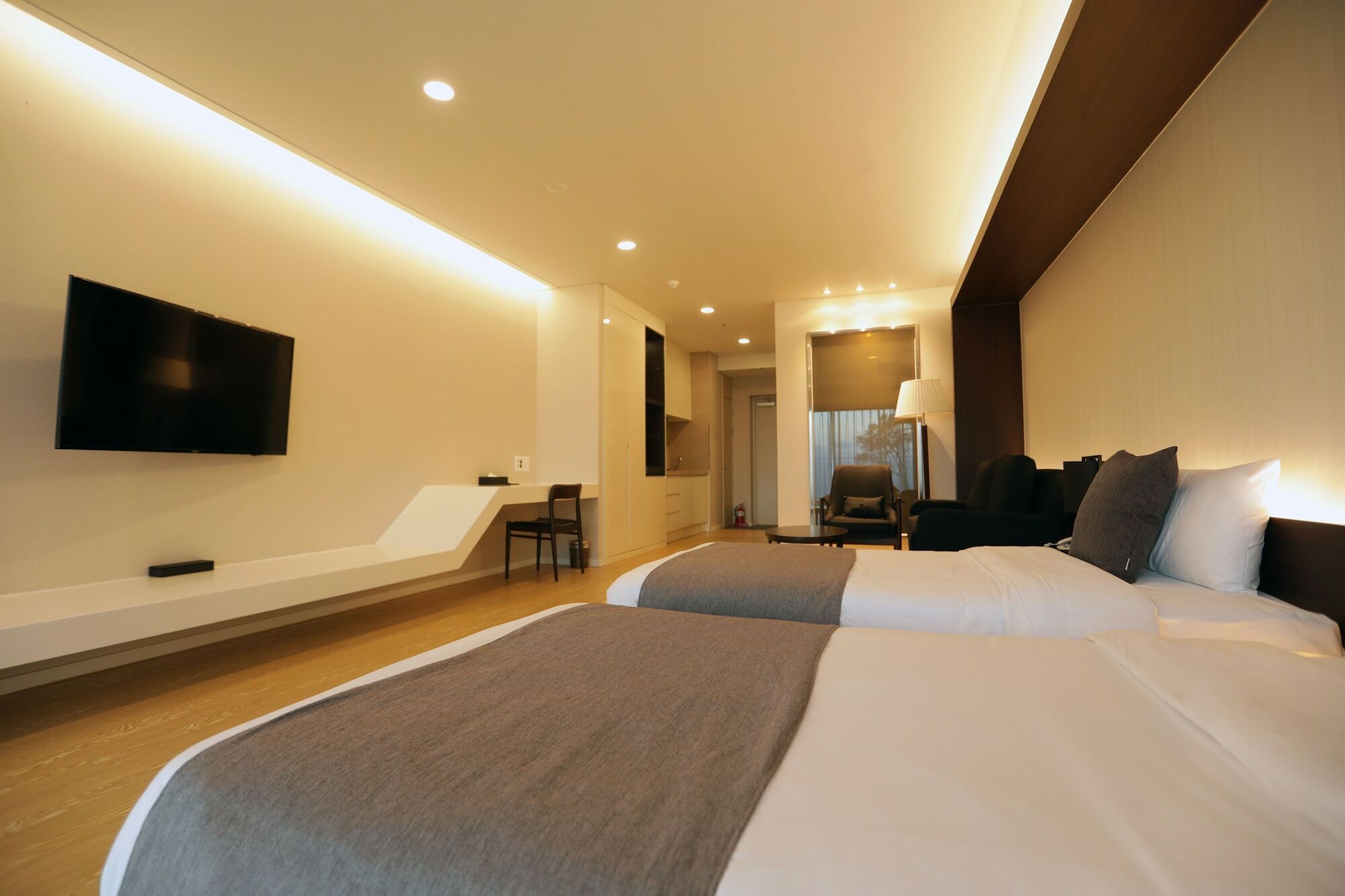 The Qube Resort Jeju Согвипхо Экстерьер фото